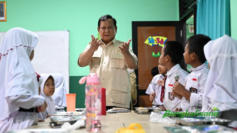 Presiden Prabowo Banggakan MBG: Orang Pinter Bilang Enggak Mungkin, Alhamdulillah Hari ini 44 Juta Penerima