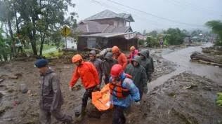 Lonjakan Data Korban Banjir-Longsor Aceh, Sumatra Utara dan Sumatra Barat: 303 Orang Meninggal, 279 Hilang
