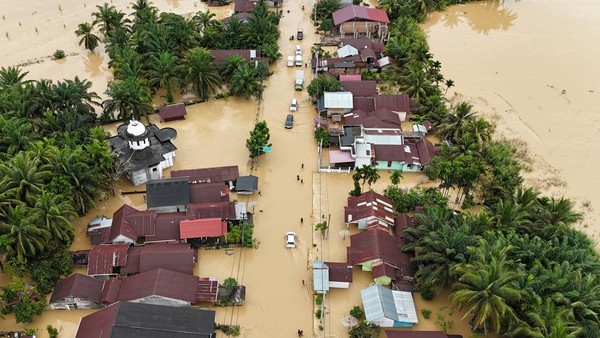 BNPB Sampaikan Update Korban Banjir Aceh-Sumut-Sumbar Mencapai 316 Orang.