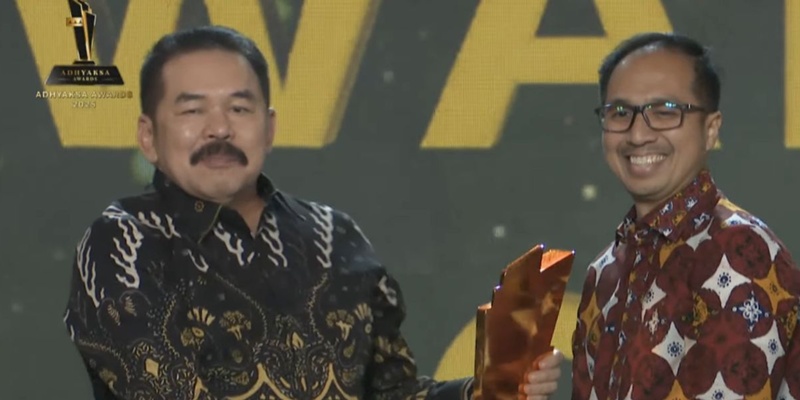 Berprestasi & Dedikasi Tinggi, Jaksa Peraih Adhyaksa Award 2025 Didapuk jadi Kajari Tanah Datar