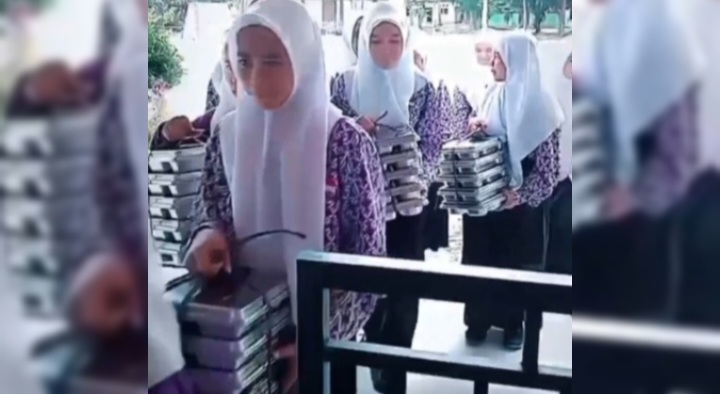 SPPG Sungai Alam Terkesan Antusias Siswa dan Guru SMP N 11 Atas Program MBG
