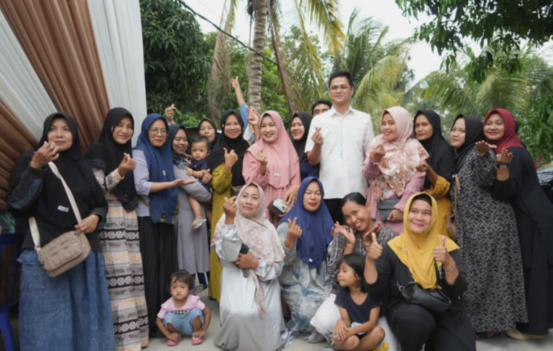Legislator Partai Gerindra Bengkalis "Digandrungi" Hingga Dapat Apresiasi Dari Emak Emak