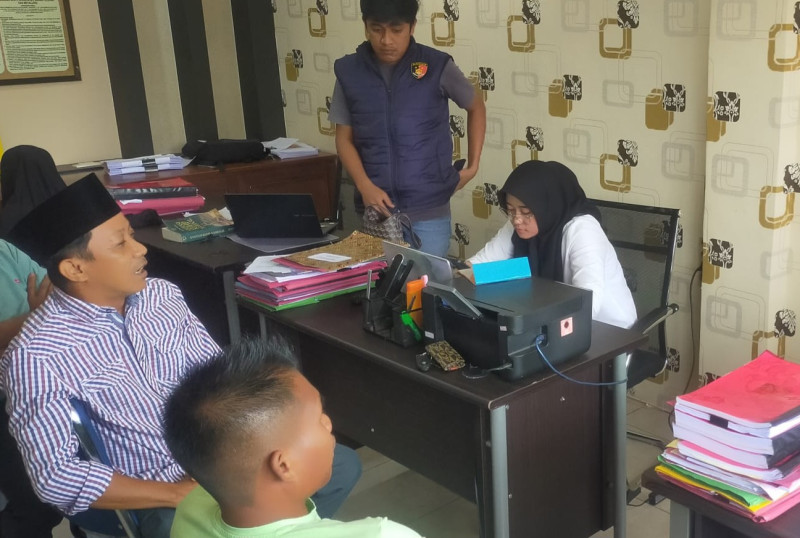 Tak Juga Jelas, Orang Tua Korban Pelecehan Kakek Minta Kepastian Polres Bengkalis