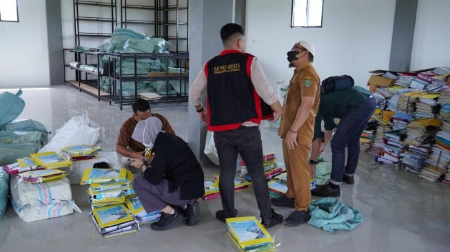 Dikawal TNI, Kejaksaan Geledah Kantor ULP di Komplek Perkantoran Bupati Siak