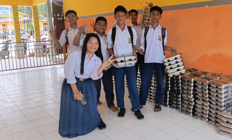 Trik Siswa SMP N 9 Tameran Bantu Angkat Ompreng Usai Santap MBG, Ternyata Minta Reuqest Menu?
