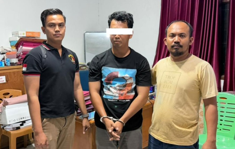 Tangan Diborgol, Ini Tampang Bos Toko di Kecamatan Mandau Cabuli Karyawatinya saat Ditangkap Polisi