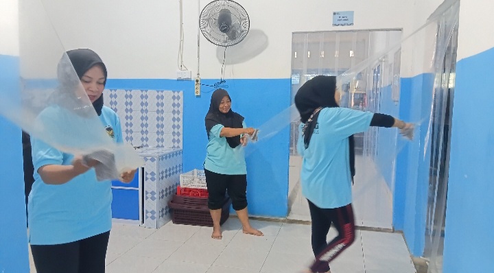 Usai Senam Pagi, 'Gotong Royong' pun Jadi Target Relawan SPPG Sungai Alam