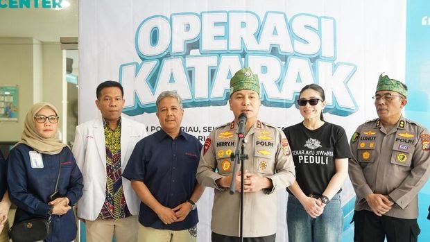 Sambut Hari Bhayangkara, Polda Riau Gelar Operasi Katarak Gratis bagi Warga