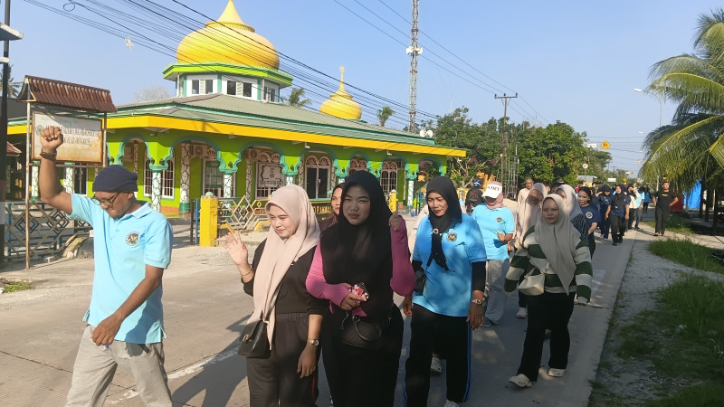 Setelah Sepekan Beraktivitas, Ahli Gizi Reza Ayumi Ajak Relawan SPPG Sungai Alam Berolahraga