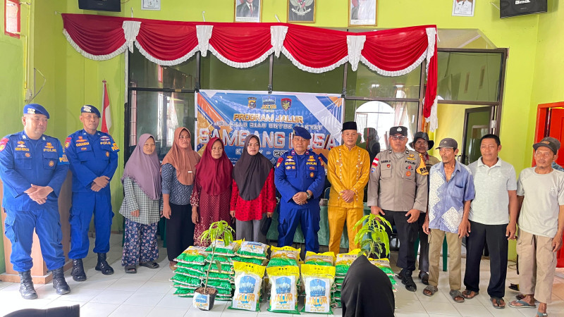 Pulau Terluar Indonesia: Nelayan Pesisir Rupat Utara Terima Bantuan "Sambang Nusa" Dirpolairud Polda Riau